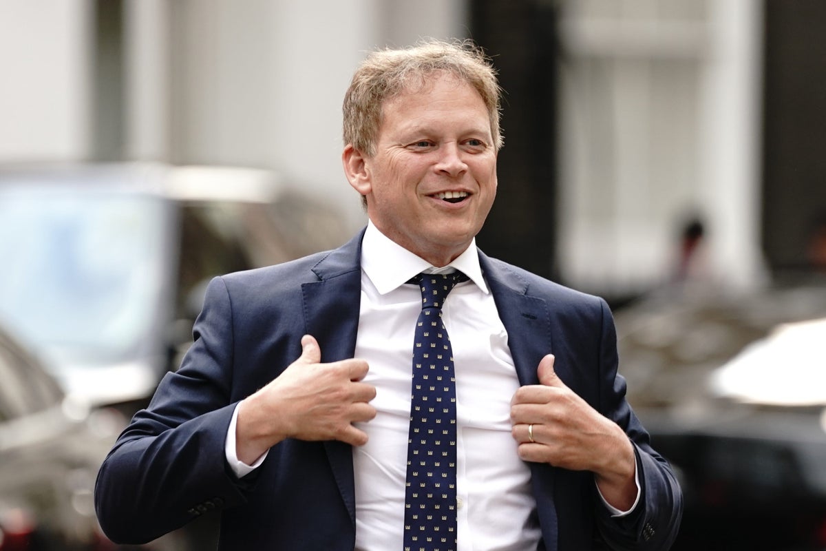 Thomas Standfield (@tstandfield1789) on Twitter photo A knighthood for achieving absolutely nothing.
<a href="/grantshapps/">Rt Hon Sir Grant Shapps</a> <a href="/RishiSunak/">Rishi Sunak</a> <a href="/Conservatives/">Conservatives</a> A knighthood for achieving absolutely nothing.
<a href="/grantshapps/">Rt Hon Sir Grant Shapps</a> <a href="/RishiSunak/">Rishi Sunak</a> <a href="/Conservatives/">Conservatives</a>