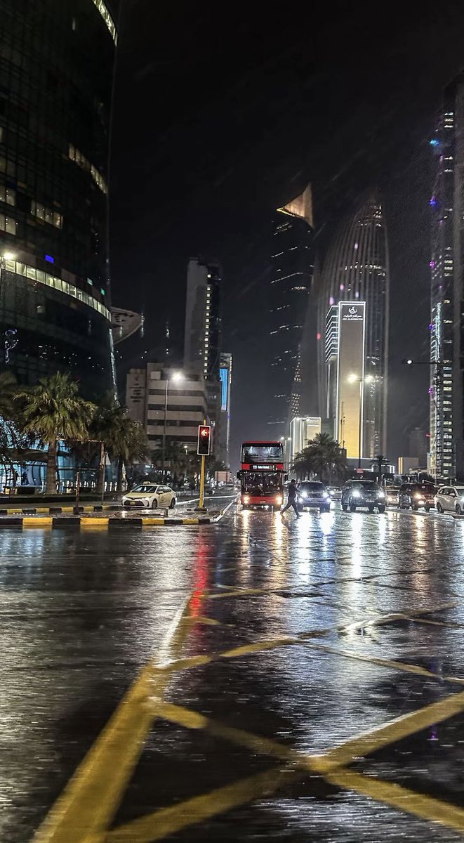 " غزال الكويت مايتقارن في . . حُسنها إلا البدّر "