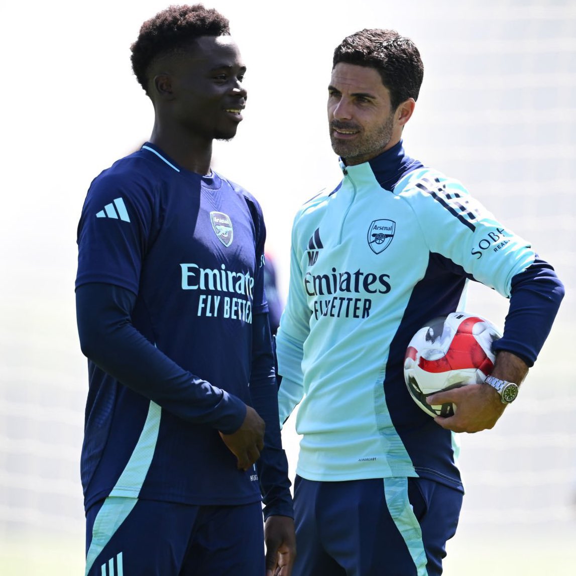 ❤️🤍 Mikel Arteta: “Bukayo Saka is so humble, so simple and very committed to the club”.

“He has very deep roots connected to this football club and with a lot of people here. I'm very glad to hear that he wants to stay with us and win with us”.