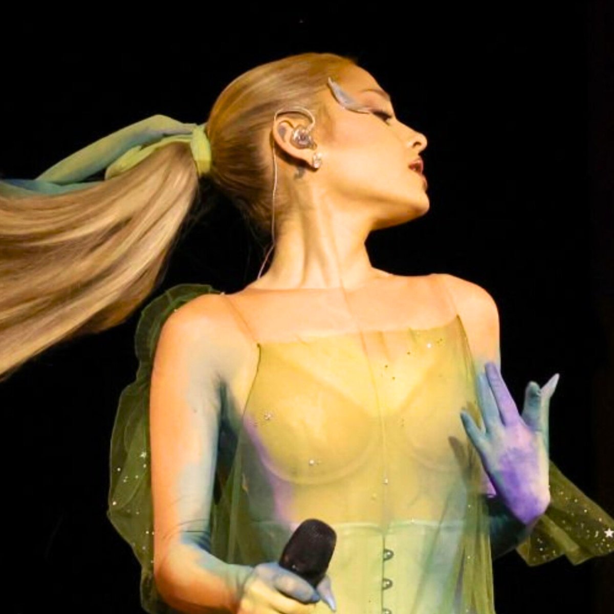 arianagrandebr's tweet photo. 🚨 TURNÊ! Ariana Grande deve se apresentar no Palacio de los Deportes, na Cidade do México, em 2026. https://t.co/9LYQH1UdCA