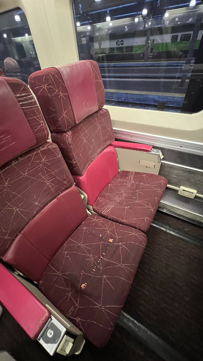 Koleiro's tweet photo. @VIA_Rail please retire these trains. They’re dirty, stinky, and uncomfortable. Certainly not worth $70 for a 1-way, 2 hour trip. https://t.co/i246MkbDIS