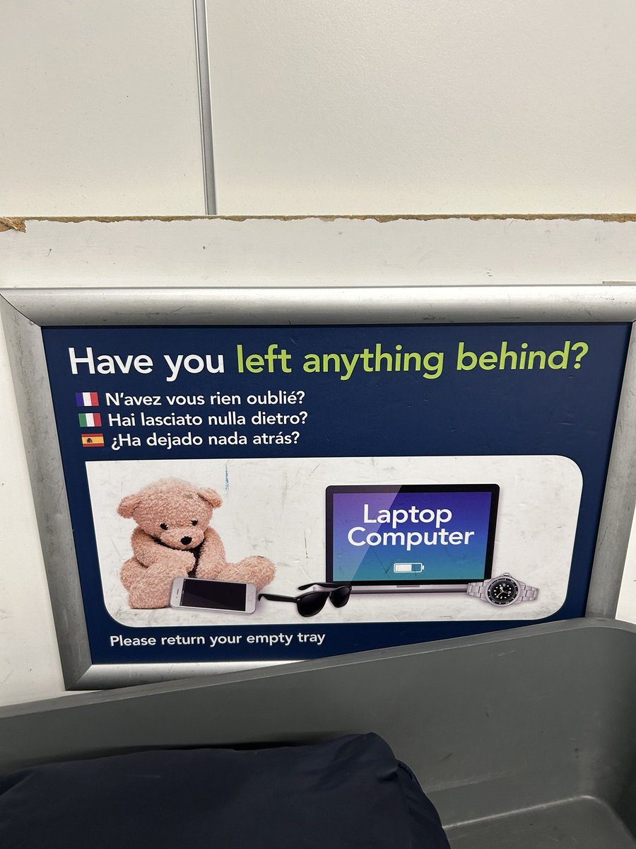 Por qué no traducir con #AI 
(Aeropuerto de Gatwick, Londres)