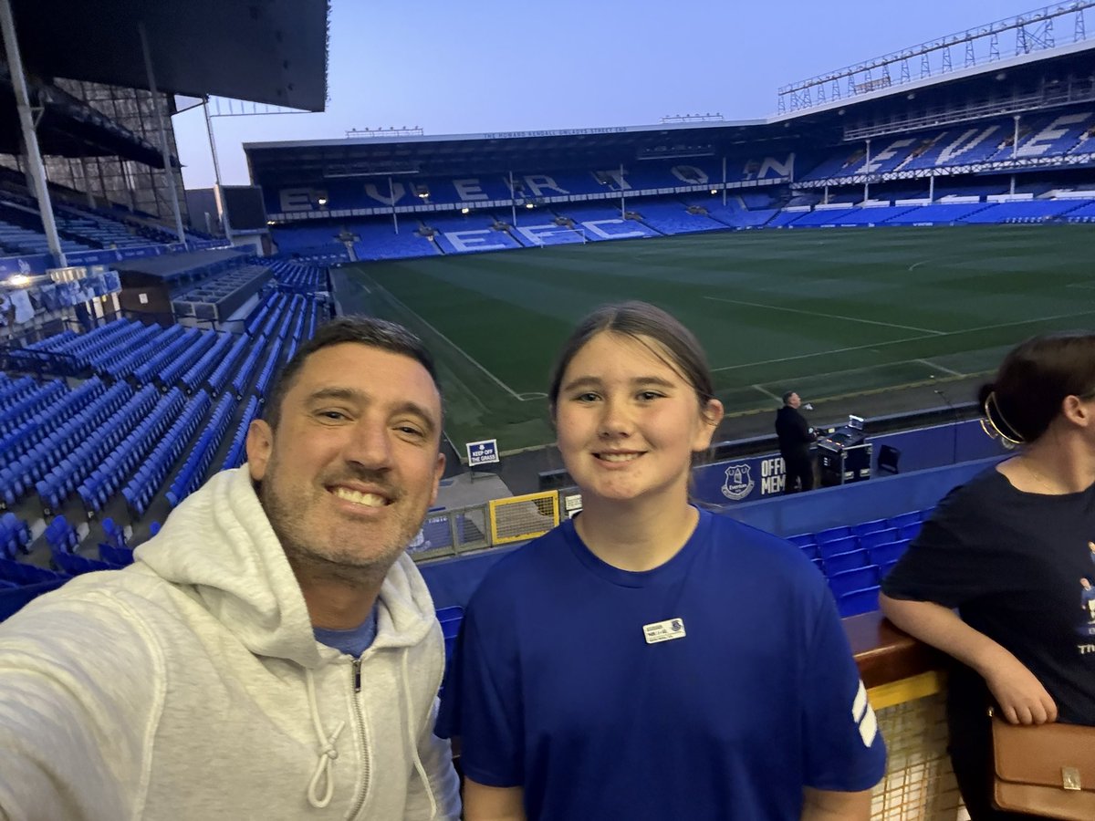 mcadamcraig's tweet photo. Junior sleep out at Goodison with this one.
@EITC https://t.co/SIEx0bOXpT