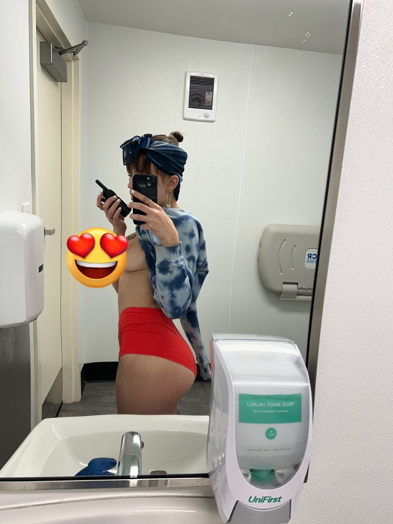 2brazybrat's tweet photo. @OnIyFansNewbs ur fav puertorican is on OF. What you see on the feed is just an invitation..the real party happens when you slide into my DMs..they know what the real show lookin like. 😏 only one way to find out what's making em lose sleep tn😅

https://t.co/gRYjHpfFw5 https://t.co/VWke88ak5P