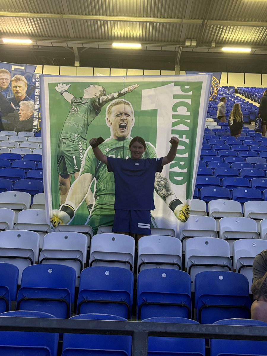 mcadamcraig's tweet photo. Loves the flags set up in the Park end by the 1878s @EITC https://t.co/Q0nAVVYeEr