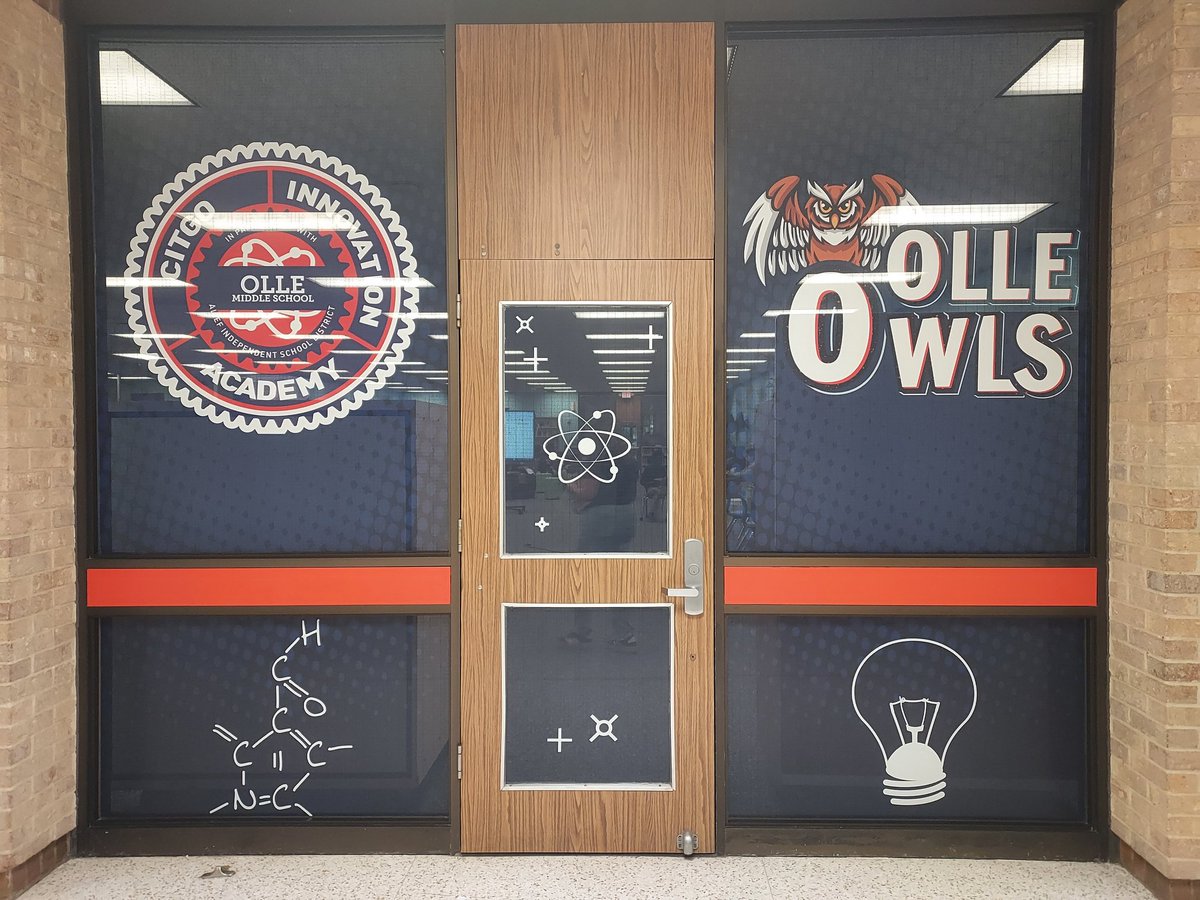 OlleLibrary's tweet photo. Our new @OlleLibrary window designs.  We are so excited to promote CITGO INOVATION ACADEMY @OlleMightyOwls.  #STEMEducation #STEMLibrary #Transformation @Alief_Libraries https://t.co/IK09ROnEv1
