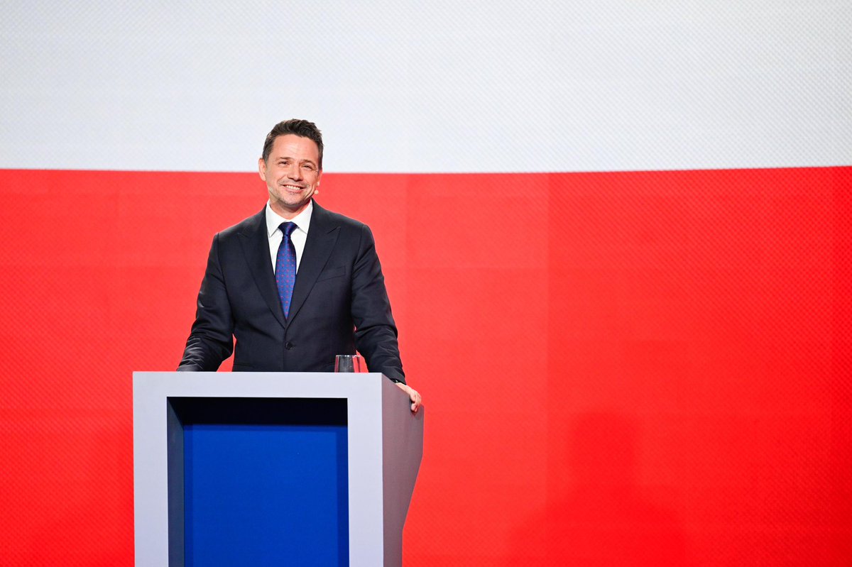 CTomczyk's tweet photo. Nasz Prezydent! Brawo za ustawienie Nawrockiego do pionu. #Trzaskowski2025 https://t.co/hhGAdTXGMK
