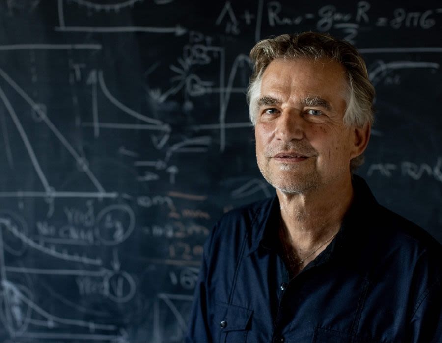 A group of UH NSM physicists have been awarded the 2025 Breakthrough Prize in Fundamental Physics for their contributions to CERN's four main experimental collaborations. Read more about their work and to see how you can watch the ceremony HERE: uh.edu/nsm/news-event…