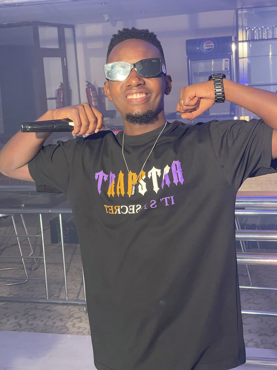 TV West Nehinda (@tvwestug) on Twitter photo It’s the biggest party of the week 🔥🔥
Vibing on the coolest bangers…
Ekyoojo <a href="/Lithan_MC/">Mukuru W'Echaanga</a> 🔥
Omu #ChamukaNaWeekend It’s the biggest party of the week 🔥🔥
Vibing on the coolest bangers…
Ekyoojo <a href="/Lithan_MC/">Mukuru W'Echaanga</a> 🔥
Omu #ChamukaNaWeekend