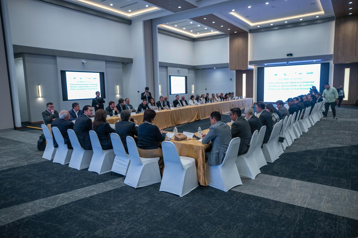 Minotahn's tweet photo. 📌 Funcionarios del gobierno de Honduras participaron en el Foro Internacional Integración y Solidaridad: Desafíos y Oportunidades de la #CELAC frente a un Mundo en Transformación, una iniciativa impulsada por el expresidente Pepe Mujica.
El evento, organizado por #CAF, #CEFIR, #ALADI, #OEI y #OLADE, reafirma el compromiso regional con la unidad, la resiliencia y la construcción de una América Latina más justa y solidaria ante los retos globales.