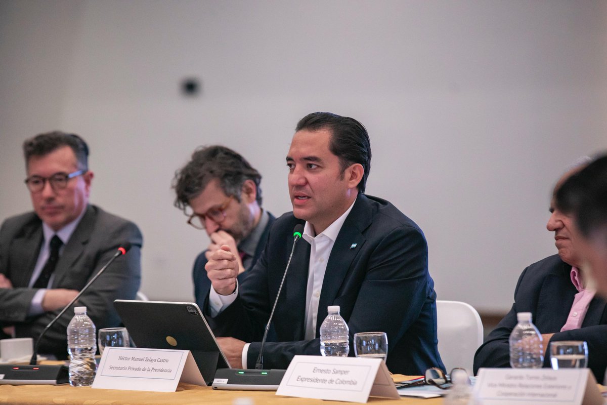 Minotahn's tweet photo. 📌 Funcionarios del gobierno de Honduras participaron en el Foro Internacional Integración y Solidaridad: Desafíos y Oportunidades de la #CELAC frente a un Mundo en Transformación, una iniciativa impulsada por el expresidente Pepe Mujica.
El evento, organizado por #CAF, #CEFIR, #ALADI, #OEI y #OLADE, reafirma el compromiso regional con la unidad, la resiliencia y la construcción de una América Latina más justa y solidaria ante los retos globales.