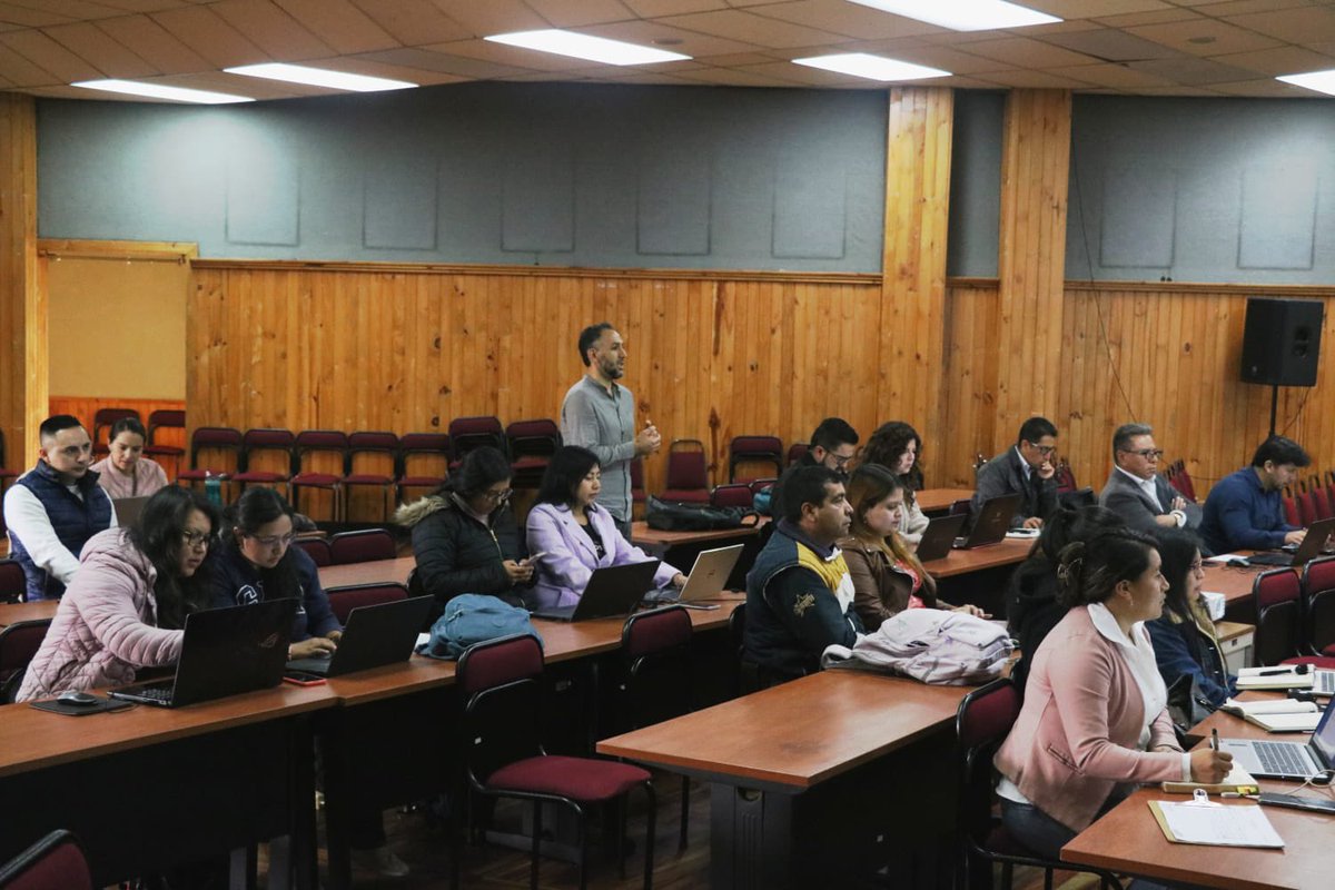 PlanificacionEc's tweet photo. 📍#Cuenca | @PlanificacionEc Zona 6️⃣ inició el proceso de capacitaciones a los gobiernos locales para el ingreso de información al #SIGAD, correspondiente a la planificación, programación y avances, relativo al cumplimiento de metas del #PDOT, ejercicio fiscal 2024. https://t.co/3F3BTtuxmT