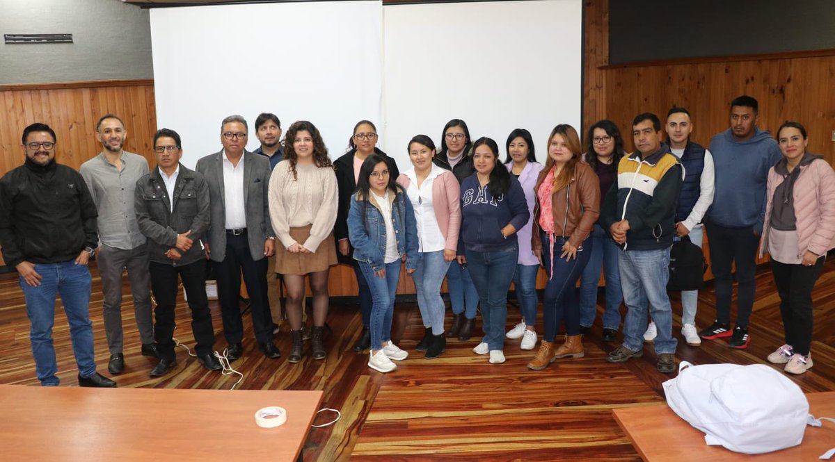 PlanificacionEc's tweet photo. 📍#Cuenca | @PlanificacionEc Zona 6️⃣ inició el proceso de capacitaciones a los gobiernos locales para el ingreso de información al #SIGAD, correspondiente a la planificación, programación y avances, relativo al cumplimiento de metas del #PDOT, ejercicio fiscal 2024. https://t.co/3F3BTtuxmT