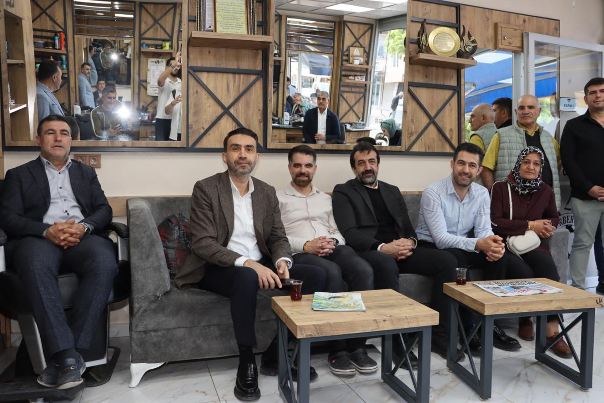 AdemAldemir33's tweet photo. 📍Hal Mahallesi

İl Yönetim Kurulu Üyelerimiz, Akdeniz İlçe Başkanımız Sayın Mehmet Ali Can ve Akdeniz İlçe Teşkilatımızla birlikte Hal Mahalle Başkanımız Sayın Eyüp Genç’i iş yerinde ziyaret ettik.

Mahalle Başkanımızın, teşkilatımız bünyesinde gösterdiği özverili çalışmalarından dolayı kendisine teşekkür ettik.

Başta Mehmet Ali Can Başkanımız olmak üzere Anakademesiyle, Kadınıyla, Genciyle tüm Akdeniz İlçe Teşkilatımıza gayretleri ve samimi çalışmaları için teşekkür ediyor, başarılarının devamını diliyorum.

Birlik ve beraberlik içinde Akdeniz için çalışmaya devam edeceğiz.

#AKParti
#Mersin 
#Akdeniz 
#BizBüyükBirAileyiz
#BirlikteGüçlüyüz