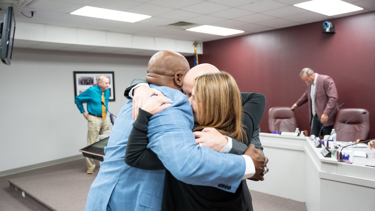 WallerISD's tweet photo. #WISDfamily - Our Board of Trustees has announced the retirement of Kevin Moran and the selection of Bennie Mayes, who currently serves as the chief of secondary schools, as the lone finalist to become the district’s new superintendent.  https://t.co/kZ0eB9Z3O5 https://t.co/rHV1ymycSy