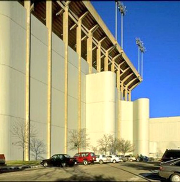 rcb05's tweet photo. The new Kyle Field is great, but part of me will always miss the poorly ventilated labyrinth of racquetball and basketball courts we lost. https://t.co/CR1XjAc4iI