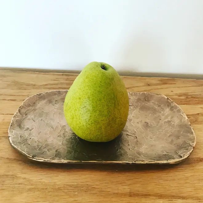 pmaCraftShow's tweet photo. "We create unique cast bronze vessels, trays, and botanicals. We use the lost wax process to make lasting and unique decorative and functional objects." -Jennifer Joseph &amp; Chris Collins

https://t.co/Y7KdiLqtF7

#MetalArt #Metal #ContemporaryArt #PMACraftShow
" https://t.co/exM2iVnggX