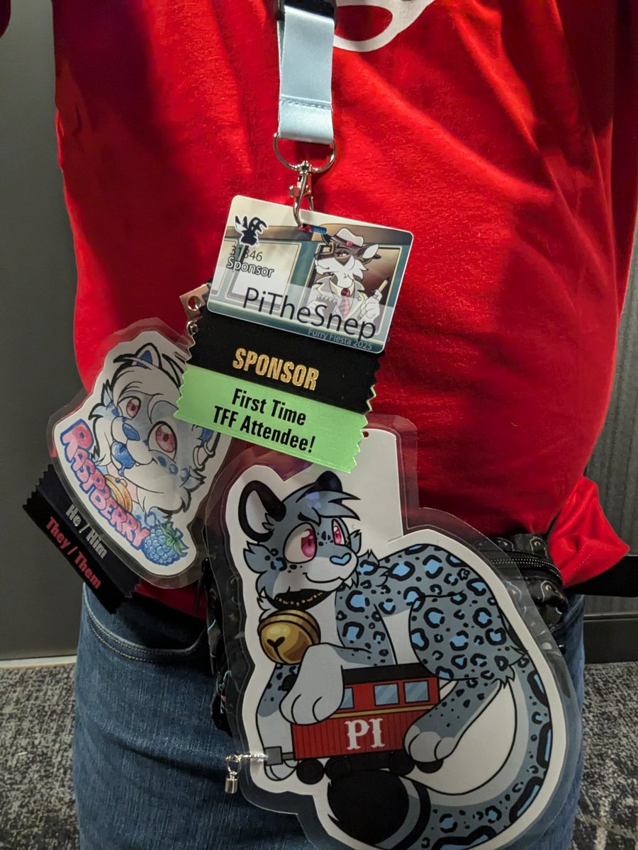 PiTheSnep's tweet image. I'm at TFF! come say hi, I like hugs 💙 #TFF25