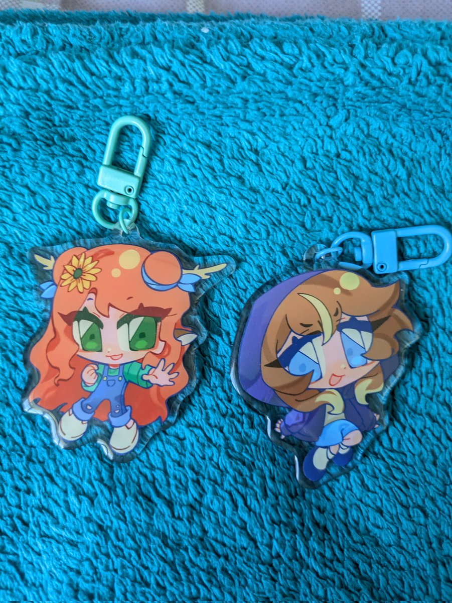 They're going to commit many crimes on my shiny duo keychain rack <a href="/cyani07/">soma</a> thank you for the keychains!!!!!
#shinyduo #geminitay #pearlescentmoon #mcyt