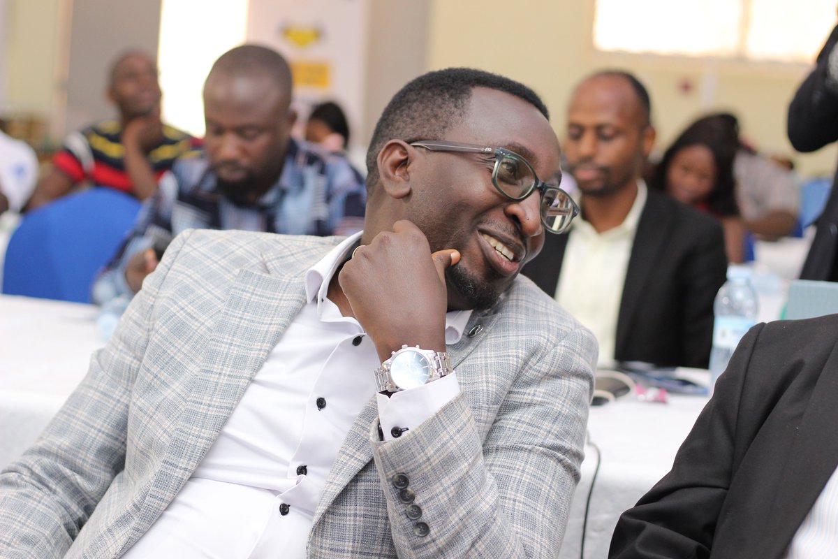 ContactusPulse's tweet photo. One size doesn’t fit all.
Me Christopher called for lending products that reflect the real lives of Ugandans—from salaried workers to self-employed hustlers and emphasized the need for precise housing data—so banks can meet people where they are and drive true affordability. https://t.co/bi7TdSDlFH