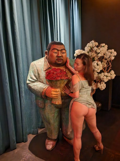 Watch Kalina Ryu's leaked NSFW photo on TwXstars