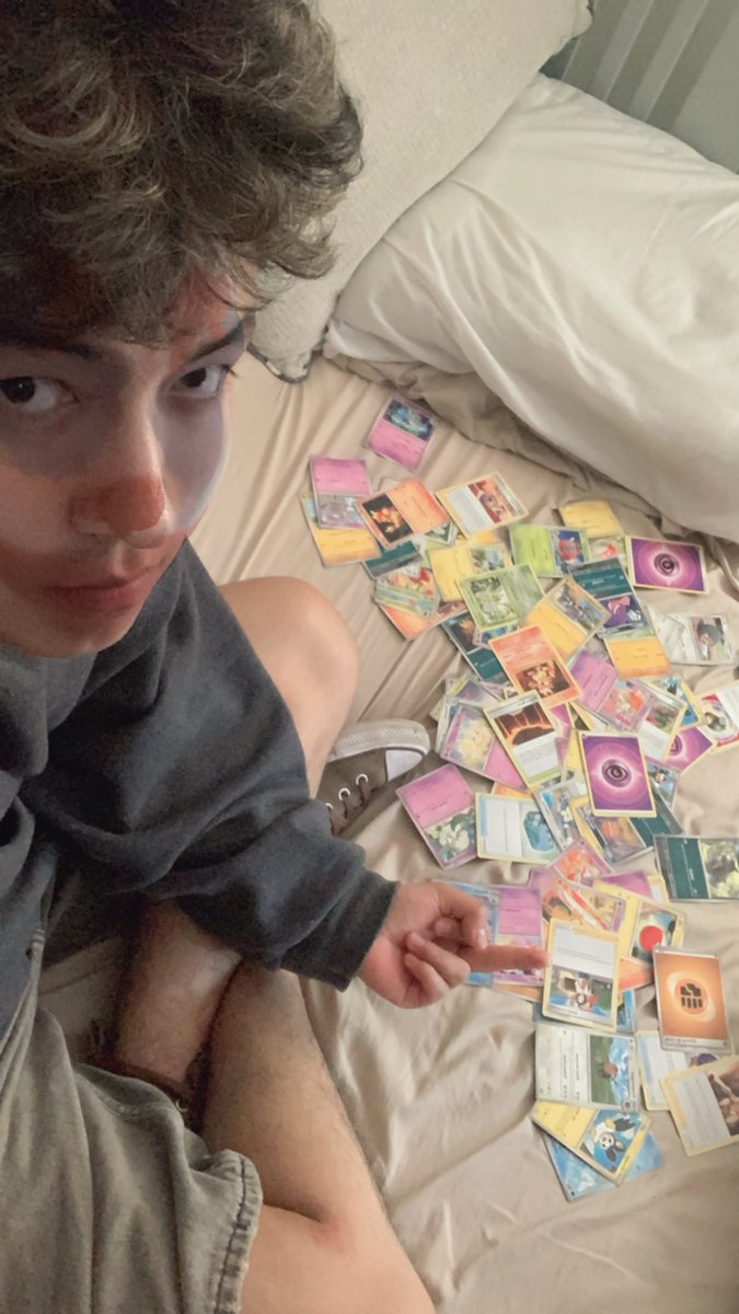 Niicks 🧸 (@theniicks_) on Twitter photo Por <a href="/DEDsafioPokemon/">DEDsafioPokemon</a> me tomé muy enserio el aprender más del mundo pokémon y ahora hasta me gaste +100 pavos en cartas y no me salió el Rayquaza Vmax 🥰💔
Te espero con ansias Dedsafio Pokémon 2 ✨ Por <a href="/DEDsafioPokemon/">DEDsafioPokemon</a> me tomé muy enserio el aprender más del mundo pokémon y ahora hasta me gaste +100 pavos en cartas y no me salió el Rayquaza Vmax 🥰💔
Te espero con ansias Dedsafio Pokémon 2 ✨
