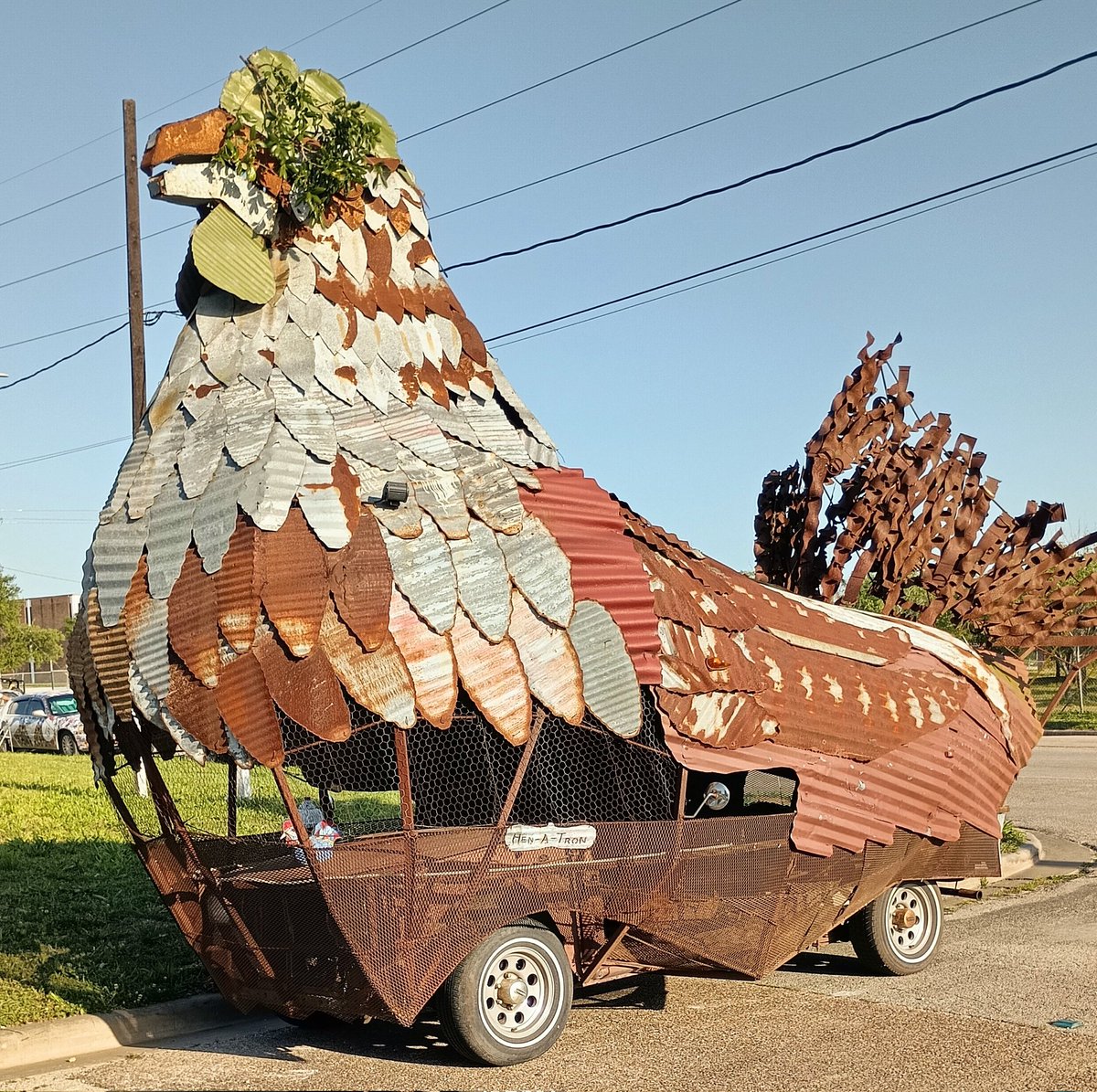 JohnRMoffitt's tweet photo. It's Artcar Week in Houston, I've been enjoying the people & cars. Tonight is the Artcar Ball!
Years ago, I rode in the chicken car for a while. Here it is parked at the welcome party for out of town cars. My favorite so far is Florida's Glubbey Glubbey Glubbey.
#OrangeShow https://t.co/pF3bJ0bfuD