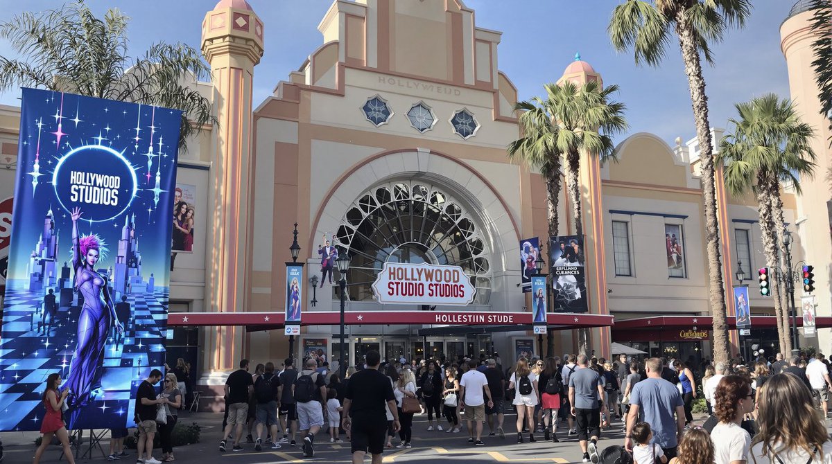 Ben_escrito's tweet photo. 🚨 BOMBAZO

Los estudios de Hollywood, en apuros...

La IA genera videos ultrarrealistas en segundos.

Te muestro: https://t.co/IbgrzKkAEu