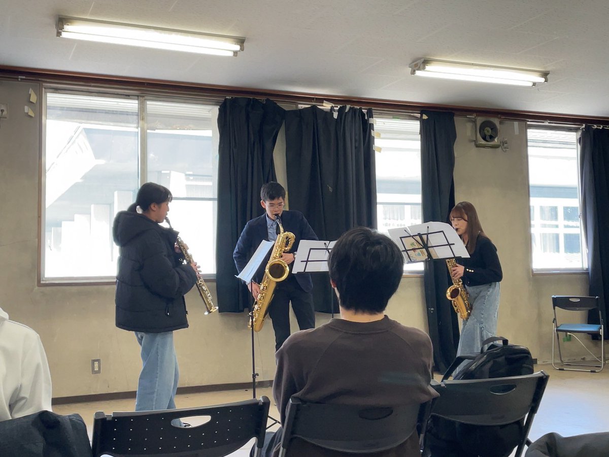 YU_tech_wind's tweet photo. こんにちは！新年度を迎え、初めてのイベントとして春のアンサンブルを行いました。
移行生との交流もでき、楽しく行うことができました！(中の人もいっぱい話せてうれしいです👏)
これから新歓も行いますので、初心者、経験者問わず入団お待ちしております🙇
また見学もいつでもお越しください😊 https://t.co/3cJvOMcGjK