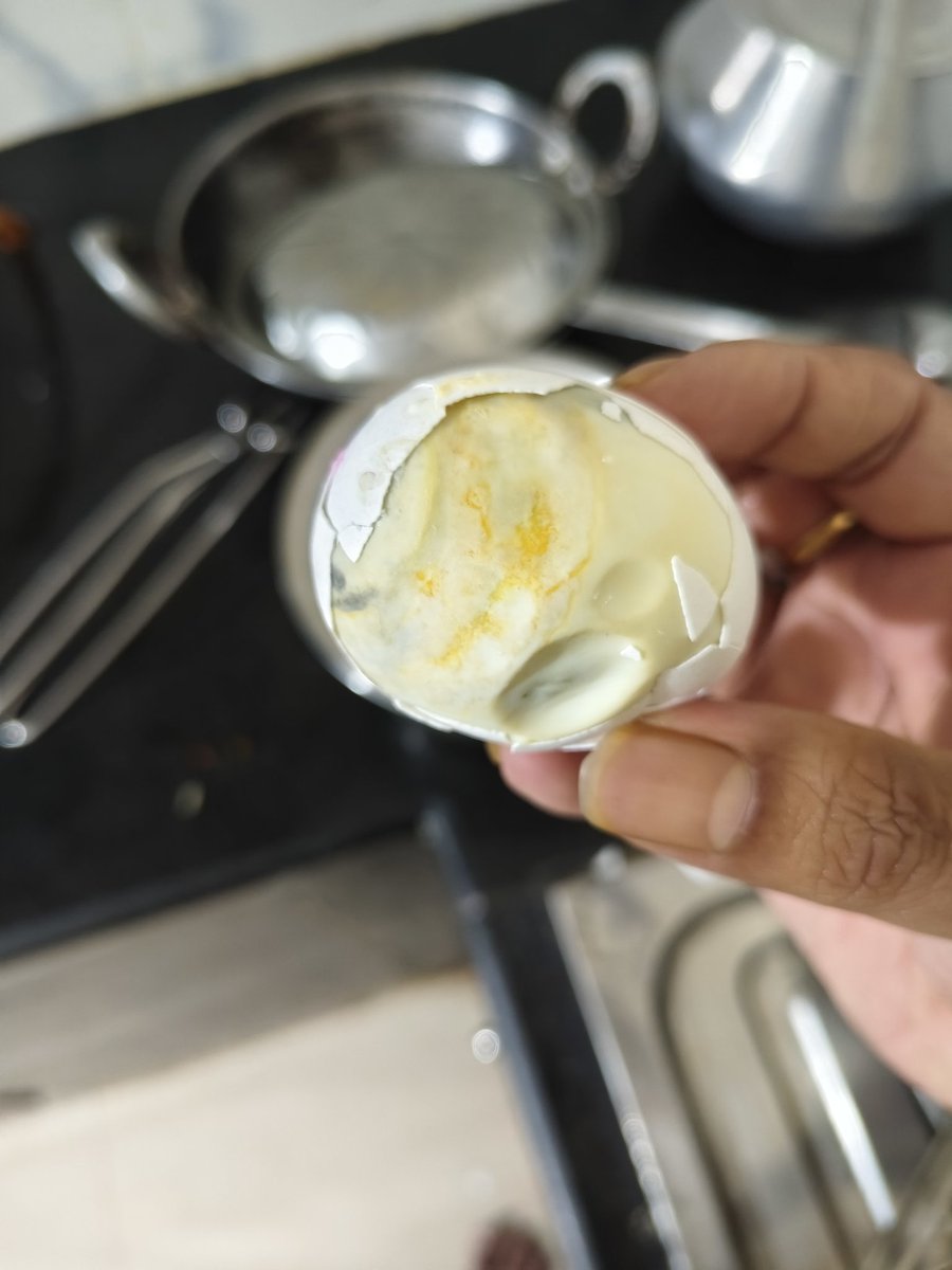 debasis064's tweet photo. @bigbasket_com @CEE_bigbasket @bigbasketblog Hey Big Basket, what’s going on?
I just received a pack of eggs in my recent order and they were completely rotten. Super disappointed – I count on you guys for fresh groceries, and this is really not acceptable. https://t.co/xNcy69f4mu