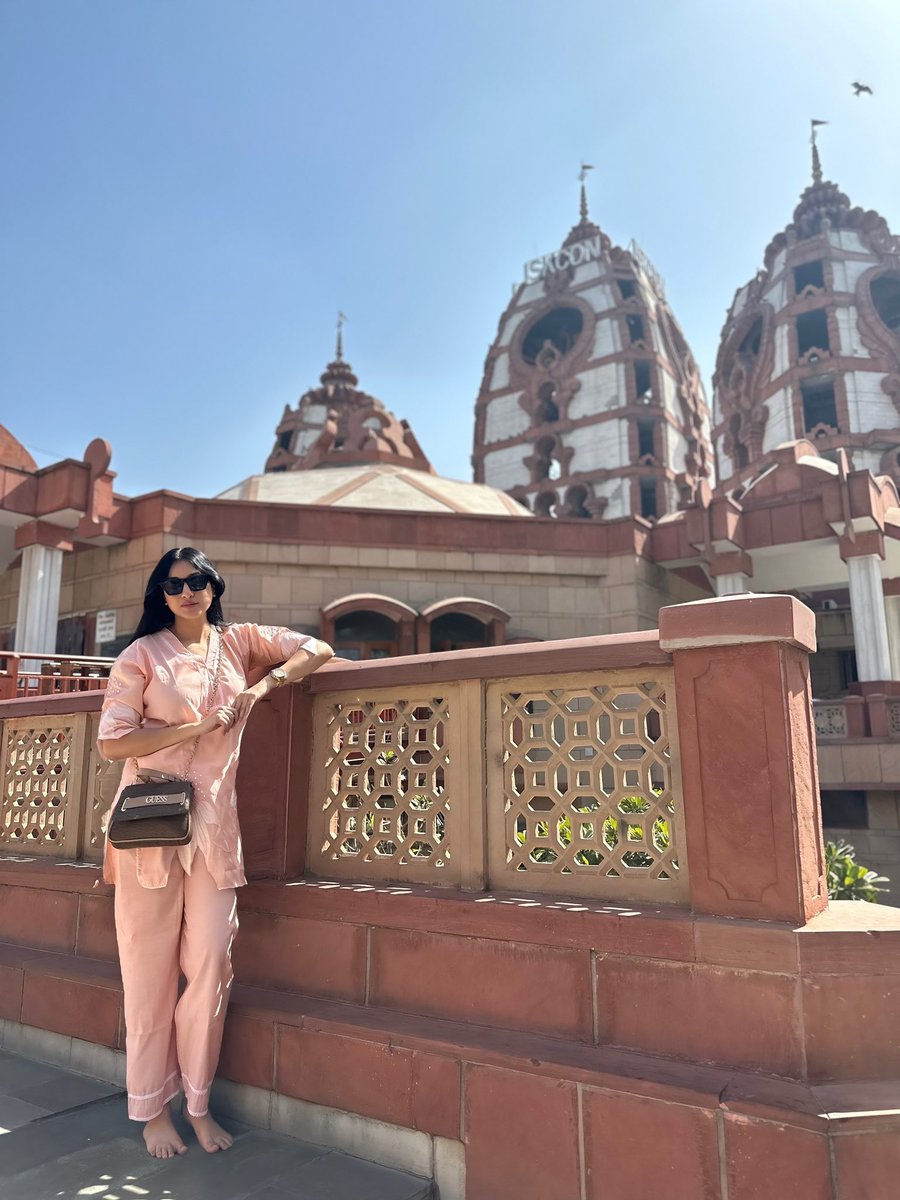 janvi_223's tweet photo. Finding peace and serenity at Akshardham Temple, ISKCON in Delhi. Such a beautiful experience🛕✨🥰 before heading to BITS Pilani! https://t.co/0bwfbYCObI