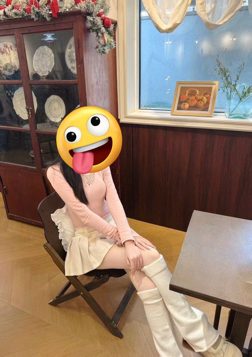 母狗自愿曝光，15赞露脸，25赞去衣，35赞爆联系方式。
接曝光羞辱，收母狗，主页加