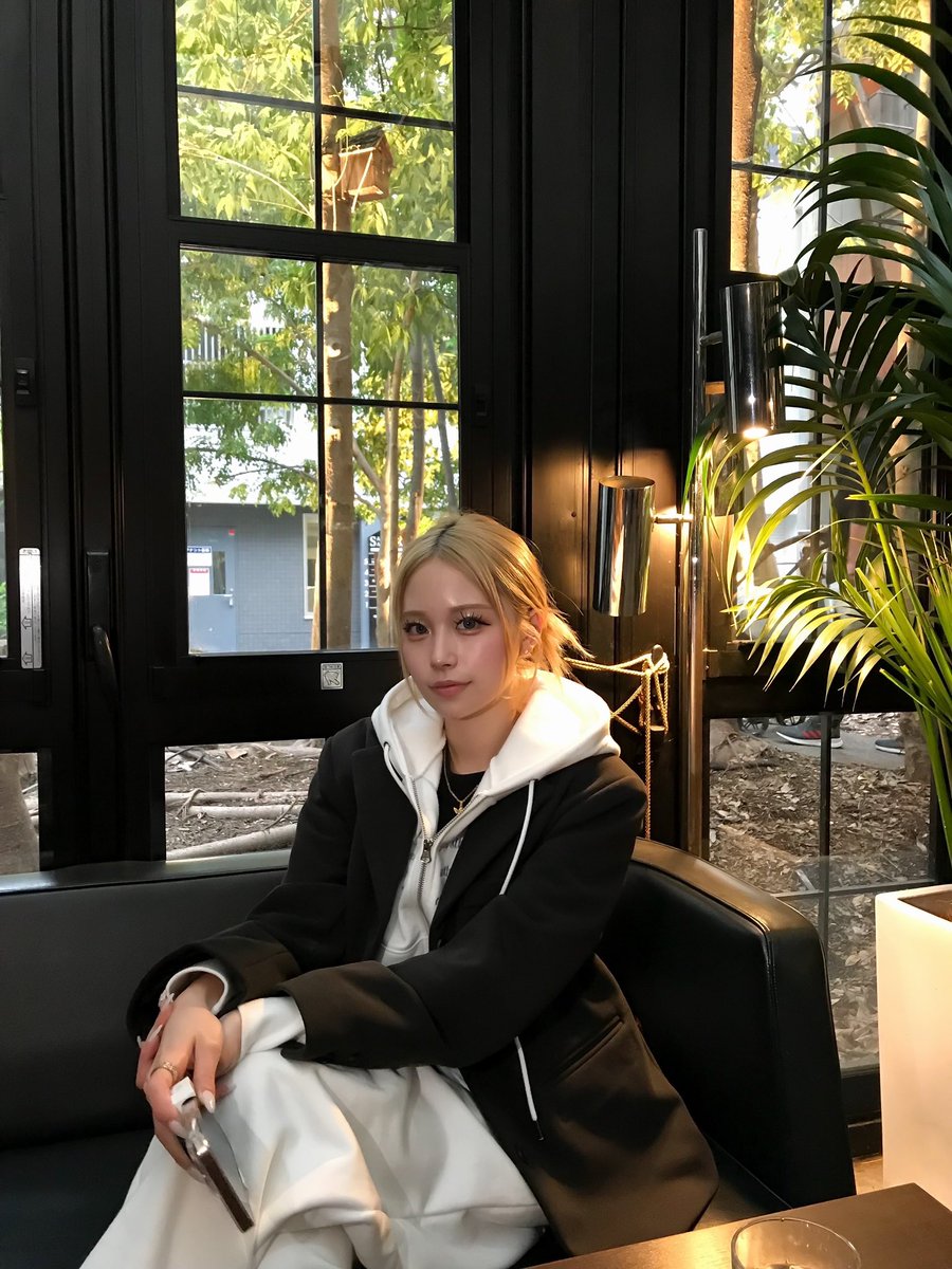 erina tweet media