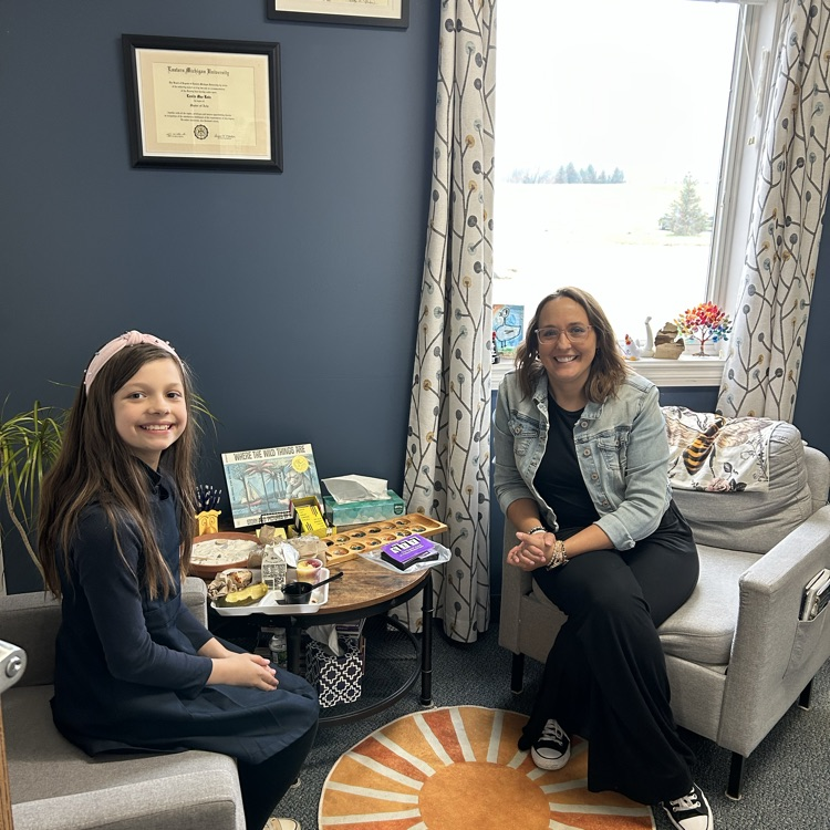 MAGriffons's tweet photo. When you choose to use your classroom reward points to have lunch and play games with Mrs. Katz! #MAexcellence #positiverewards https://t.co/y9gpY5nd8b