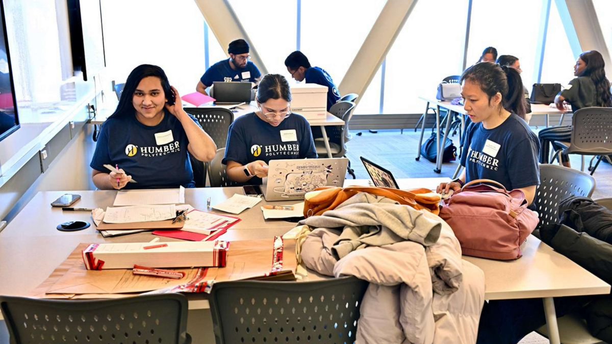 Students from undergraduate justice-related programs from eight Ontario post-secondary institutions, including @humberpoly &amp; @guelphhumberuni tested their ability to process a simulated crime scene at the 2025 CSI Challenge skills competition.

Full story, ow.ly/RuBf50VyqJo