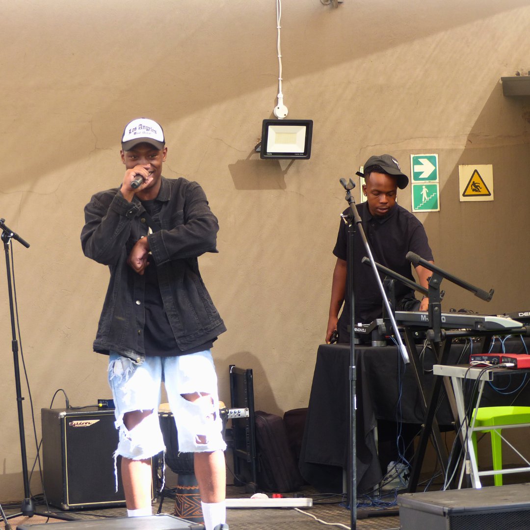 EMENDYInstitute's tweet photo. 🎶 Plug &amp; Play at Emendy was a vibe today! From raw talent to fresh beats, our students lit up the stage and owned the spotlight. 🔥🎤 #PlugAndPlay #EmendyExperience #WhereTalentMeetsTech #ItsTIMEtoLIVEagain! https://t.co/Ndlyxh41wy