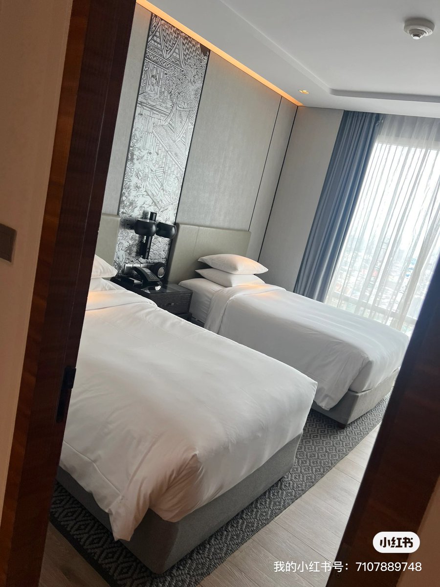jianghe415's tweet photo. 怕住十个人都住得下哦😐，曼谷有一起玩耍的搭子吗🙋🏻‍♀️ https://t.co/yyMAPAAeVB