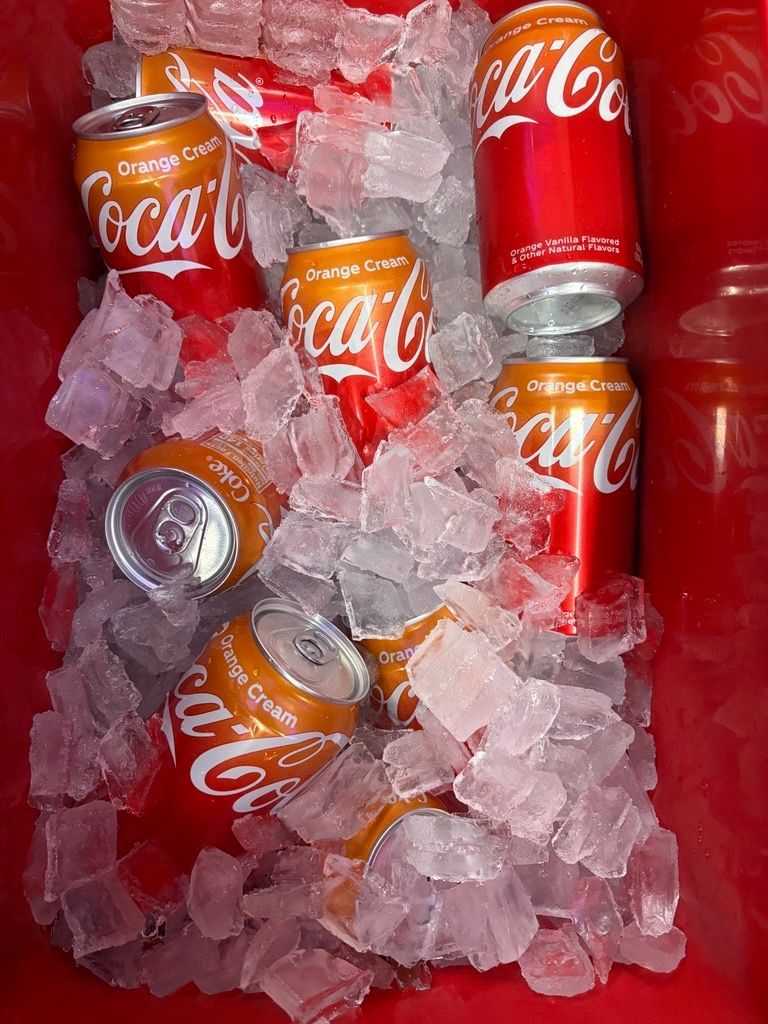 AtlanticCoke's tweet photo. There’s something special about Coca-Cola Orange Cream full sugar...maybe it’s the bold flavor, maybe it’s the fact it’s bottled right here in Atlantic, IA! 🍊 

#OrangeCream #CocaCola #Flavor #Orange https://t.co/52s6BLqiNG