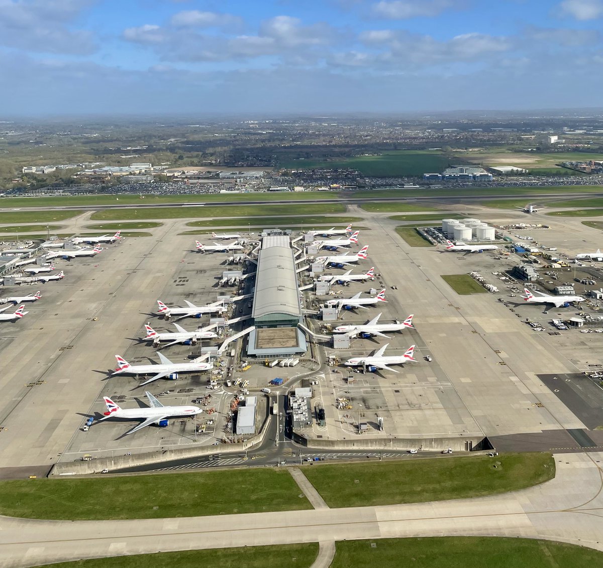 Dr David J Hunter (@djhunter77) on Twitter photo Happy #wingfriday (ok, minus an actual wing) from our recent <a href="/British_Airways/">British Airways</a> flight from LHR up to GLA ✈️ Happy #wingfriday (ok, minus an actual wing) from our recent <a href="/British_Airways/">British Airways</a> flight from LHR up to GLA ✈️