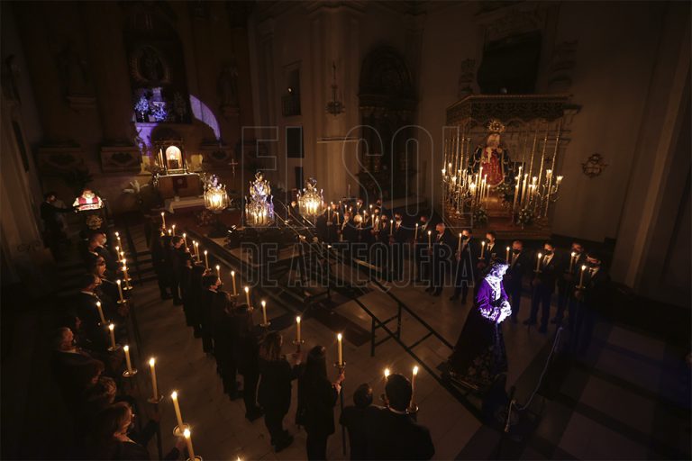 ElSoldAntequera's tweet photo. 🟣📰#Antequera✝️#SemanaSanta2025 #Cofrades
👉 La Trinidad acogerá este sábado la solemne entronización del Señor del Rescate de Antequera. A partir de las 22 horas.
#periodismoSOL @RescateATQ 
⤵️ Todo el artículo: https://t.co/m5ZHi5iCg3 https://t.co/u5z7Vk6Dki