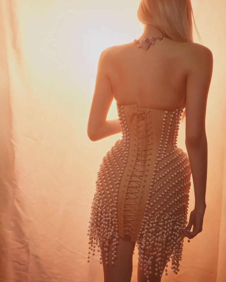 ⠀⠀                 ﹫ 𝗋𝗈𝗌é ৎ ; #𝑏𝑙𝑎𝑐𝑘𝑝𝑖𝑛𝑘 🪞’
                       —— ʼ 𐙚  ݁ 𝗍𝗁𝖾 𝖼𝗎𝗍 𝗆𝖺𝗀𝖺𝗓𝗂𝗇𝖾