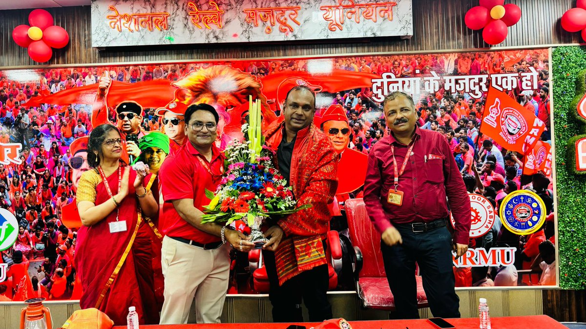 venupnair_nrmu's tweet photo. TGCM &amp; Opening ceremony of WB branch held today in new union office Wadi Bunder at 17 hrs. It was grant success. …..🙏🏻🚩🚩🚩🚩 https://t.co/8yKsl9ftae