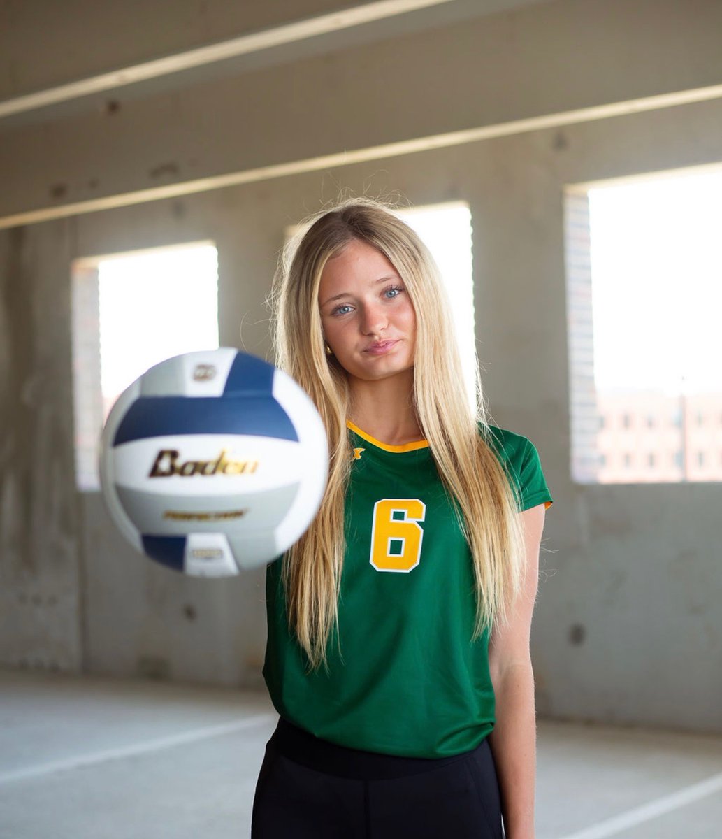 Happy 18th Birthday,  Keeleigh! Enjoy your day!