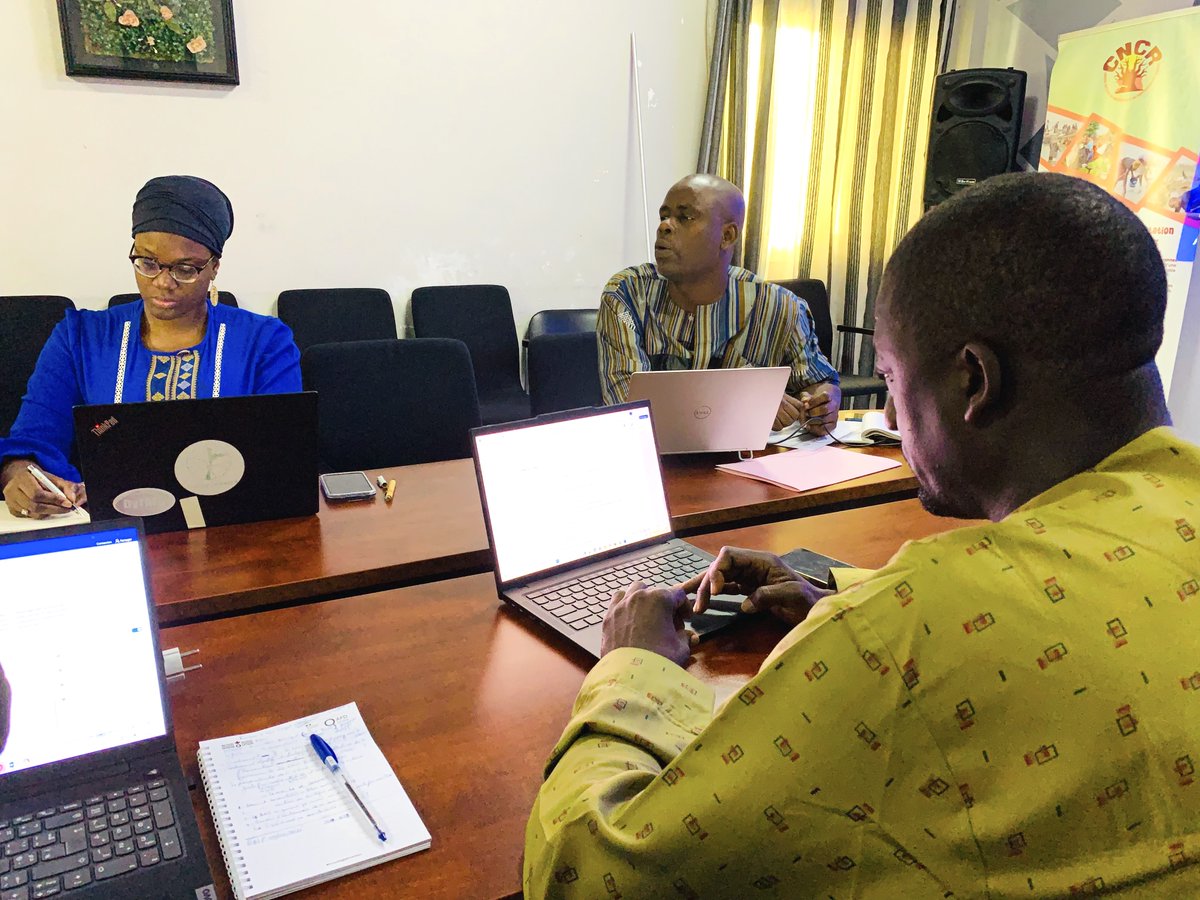 Cncr_Senegal's tweet image. Décennie de l'Agriculture Familiale
Le #Cncr et ses partenaires posent de nouveau un pas en concoctant (avril 2025) un plan articulé autour d’actions prioritaires.
Ce plan repose sur des piliers endossés aux différentes préoccupations des #paysans.