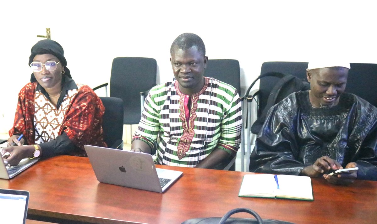 Cncr_Senegal's tweet image. Décennie de l'Agriculture Familiale
Le #Cncr et ses partenaires posent de nouveau un pas en concoctant (avril 2025) un plan articulé autour d’actions prioritaires.
Ce plan repose sur des piliers endossés aux différentes préoccupations des #paysans.