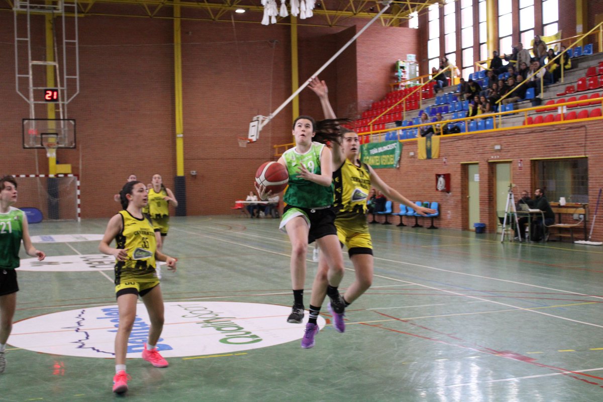 fbclm's tweet photo. #LigaUCLM🚺 |  Final Q2 | Jornada 1
🏀 @BASKETCERVANTES 18-30 @CEIToledo 
💻Streaming👇
https://t.co/OUe5JfgnYU
📊STATS by @SwishAllHoops
📸Flickr FBCLM
#PasionXBasketCLM https://t.co/x23QzU4yOw