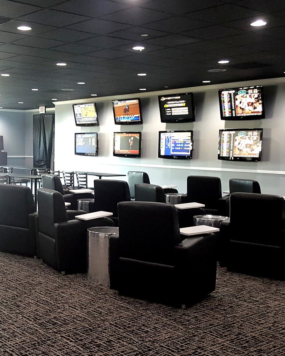 Looking for the best spot to eat, drink, and bet on the big races? Clubhouse 95 has you covered—good food, cold drinks, and all the action.🍻🐎

View menu and hours here! ⬇️ bit.ly/3XDA69U