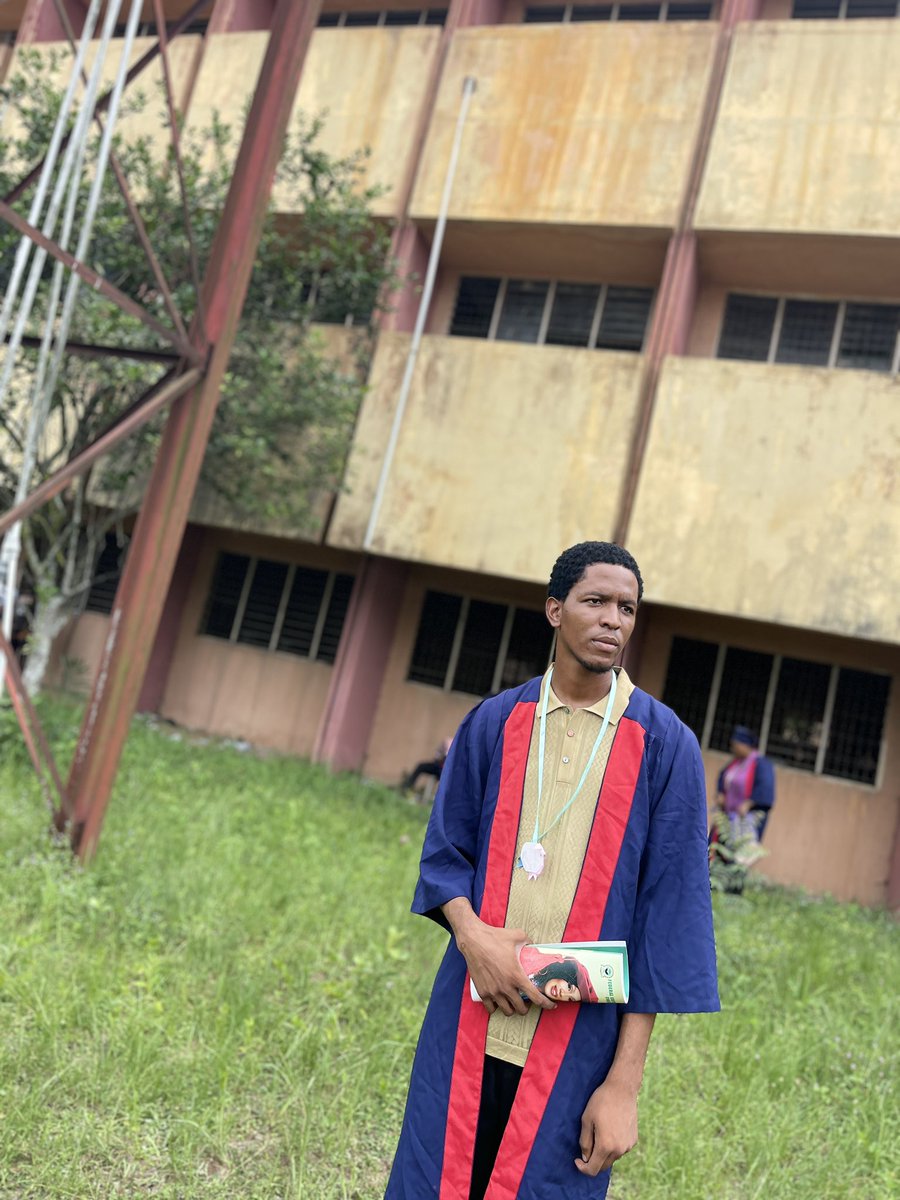 eruofx's tweet photo. #matric #matriculation congrats to me #futo https://t.co/u2UKw4GdeY