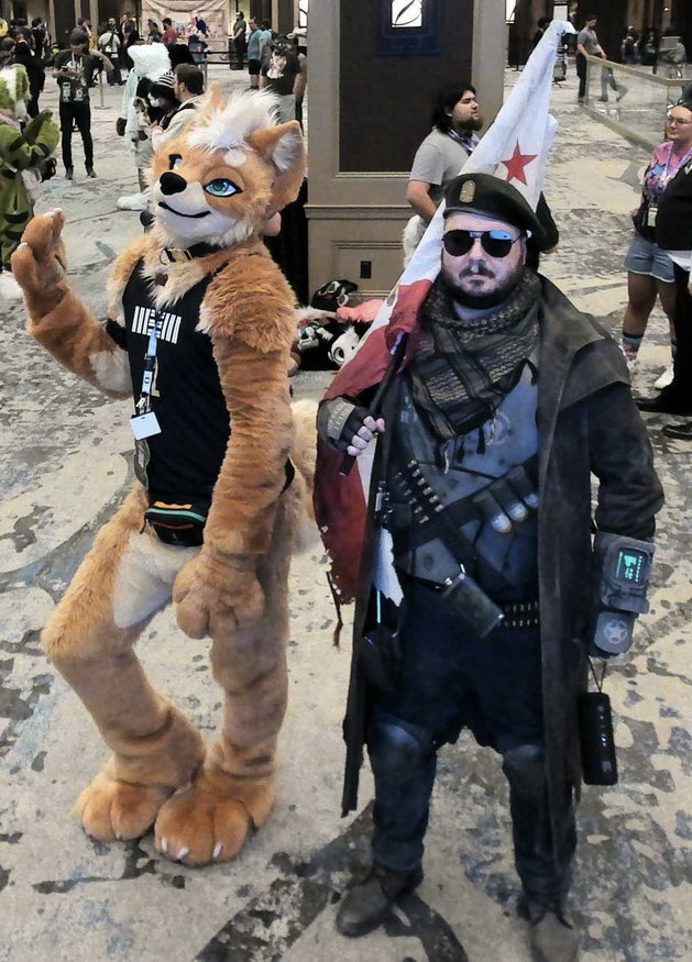 One serves the Republic, the other serves cunt. Happy #FursuitFriday from #TFF2025 🐕

🪡: <a href="/StarcaneArts/">🌌Starcane Arts🌌</a> 
🕶️: <a href="/HeyImWey/">wey, is a hyena now</a>