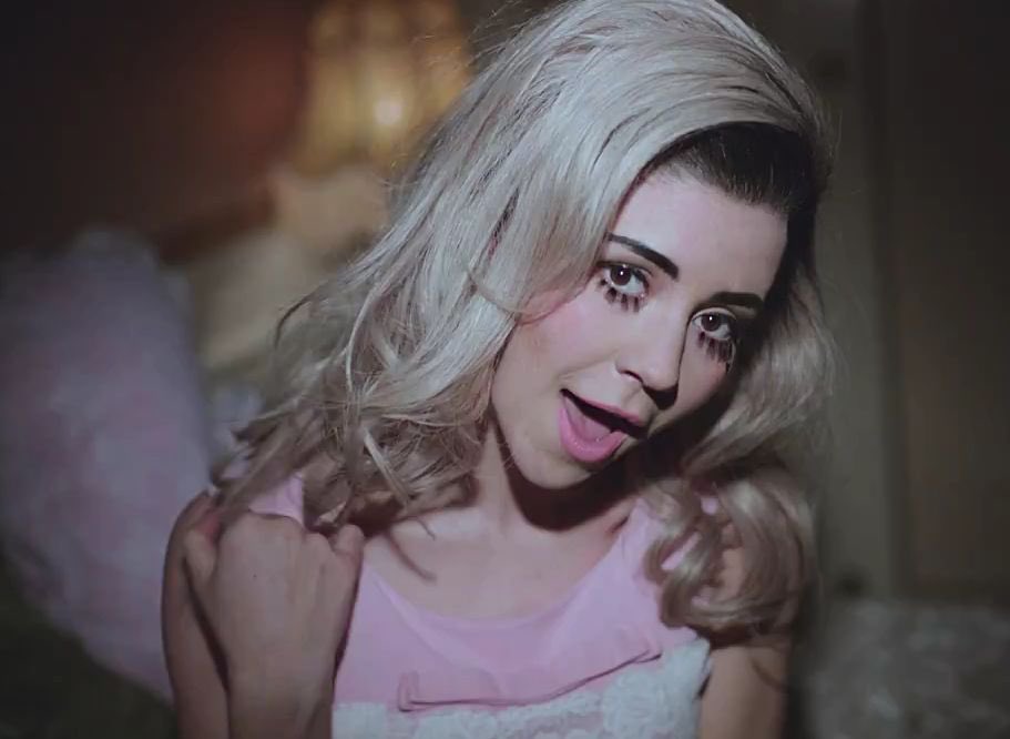 bradleyberdecia's tweet photo. i love the evolution of marina from primadonna to cuntissimo. electra heart never died, she was simply reborn https://t.co/EqLBuo43aQ